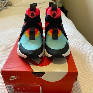 Women's Nike Air Hurache *Worn Once*